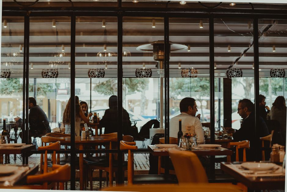 10 restauracji z klimatem w Polsce, które warto odwiedzić 2026